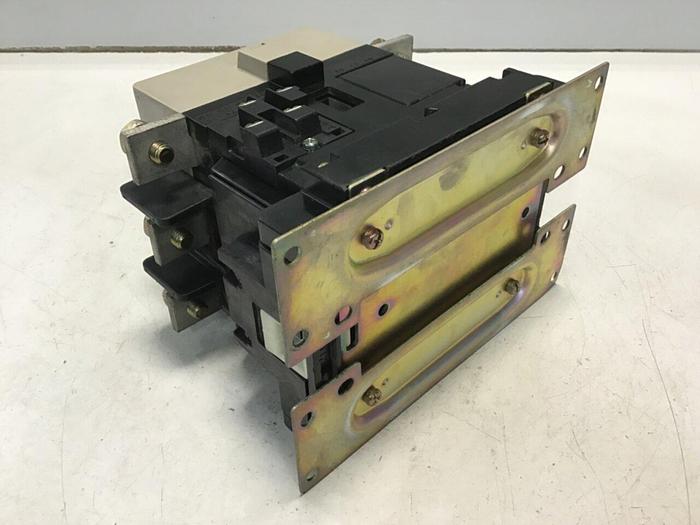 Used MITSUBISHI Magnetic Contactor S-K220 Used  #141992