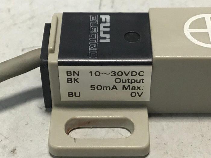 Used FUJI ELECTRIC Proximity Switch PE-B4D3 Used