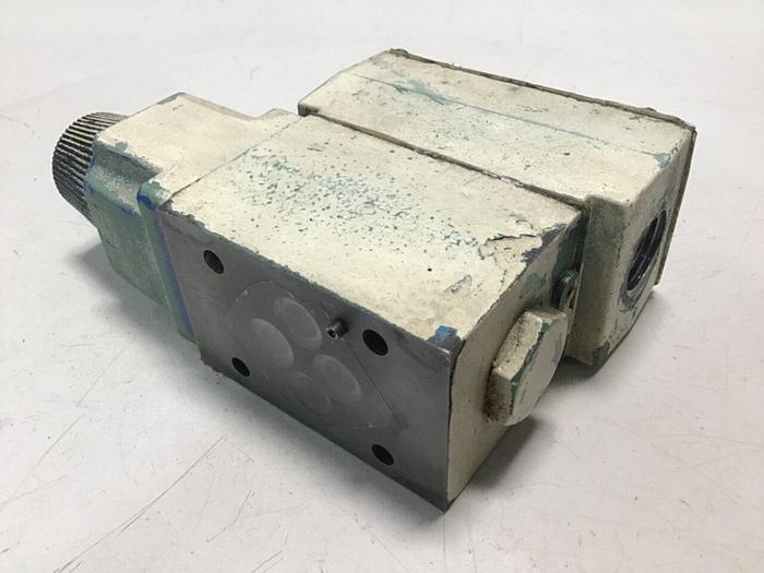 Used VICKERS Directional Control Valve DG4V-3-2A-M-W-B-40 #115362