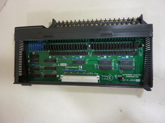 Used MITSUBISHI 32 Pt Output Module AY51 Used