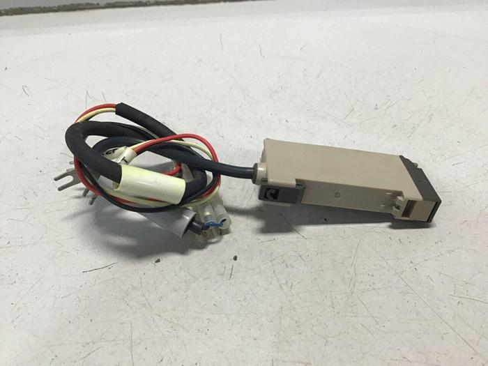 Used OMRON Photoelectric Sensor E3X-NH11 #128489