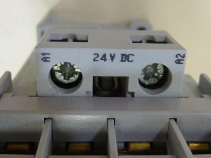 Used ALLEN BRADLEY Contactor 100-CO9Z.10 SER A #59901