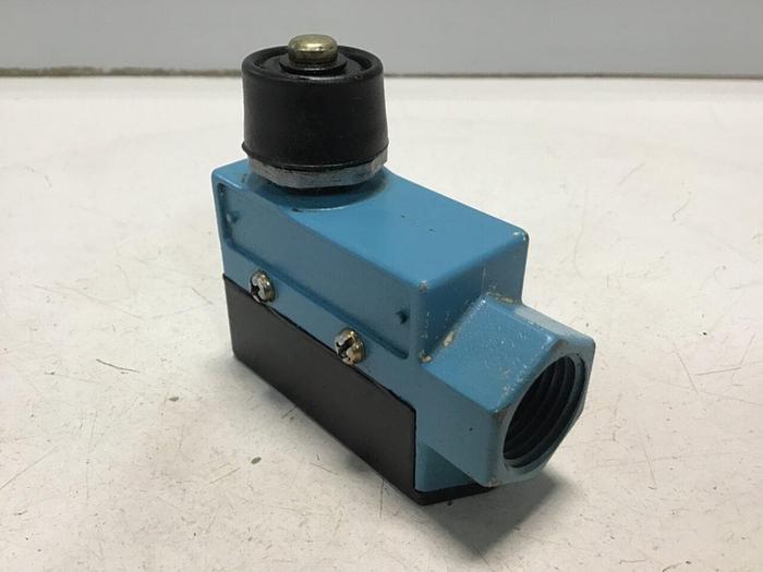 Used HONEYWELL Micro Switch BZE6-2RN194 #121585