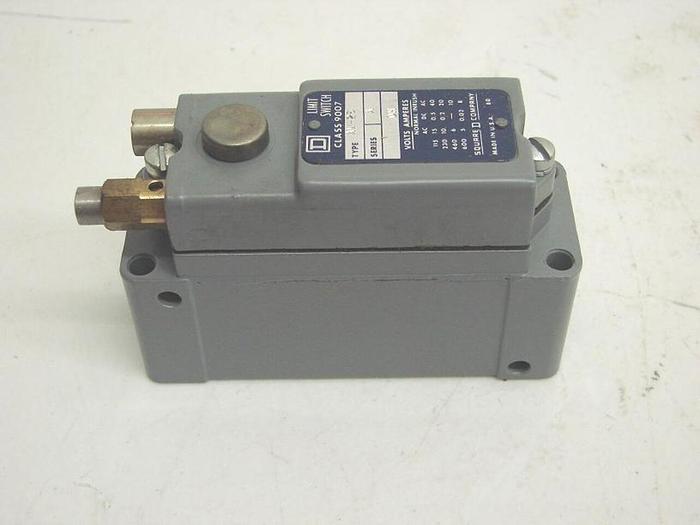 Used SQUARE D Limit Switch 9007AW26 #12430