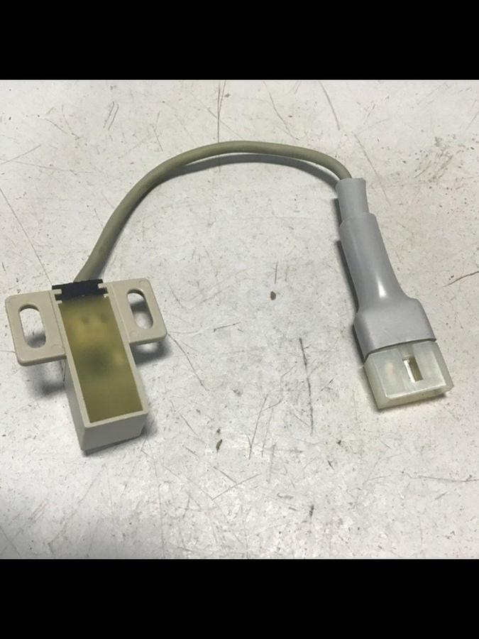 Used FUJI ELECTRIC Proximity Switch PE-B4D3 USED