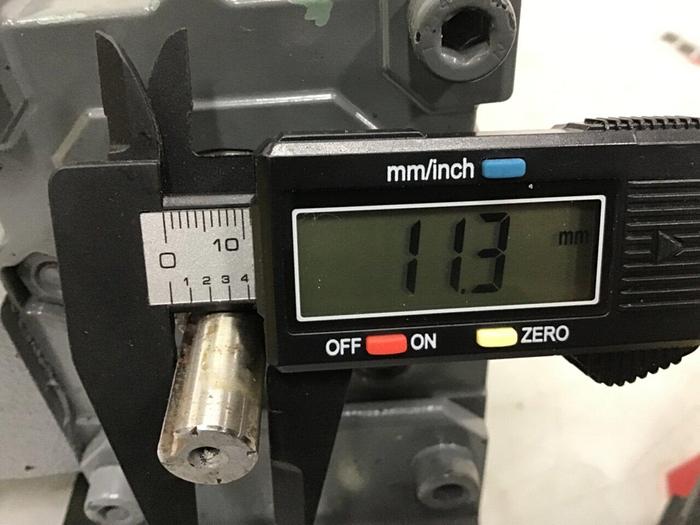 Used MITSUBISHI Gearmotor w/ Feed Throat Slide GM-JW Used