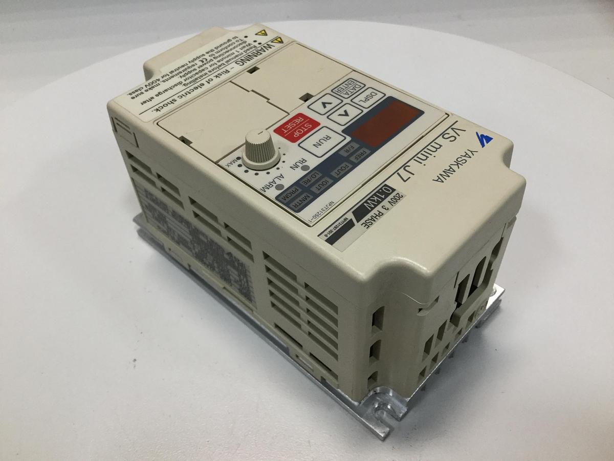 Used YASKAWA VS Mini J7 Inverter CIMR-J7AA20P1 USED