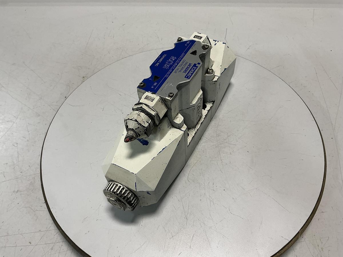 Used VICKERS DG4V-5-2C-M-P7L-H-6-30