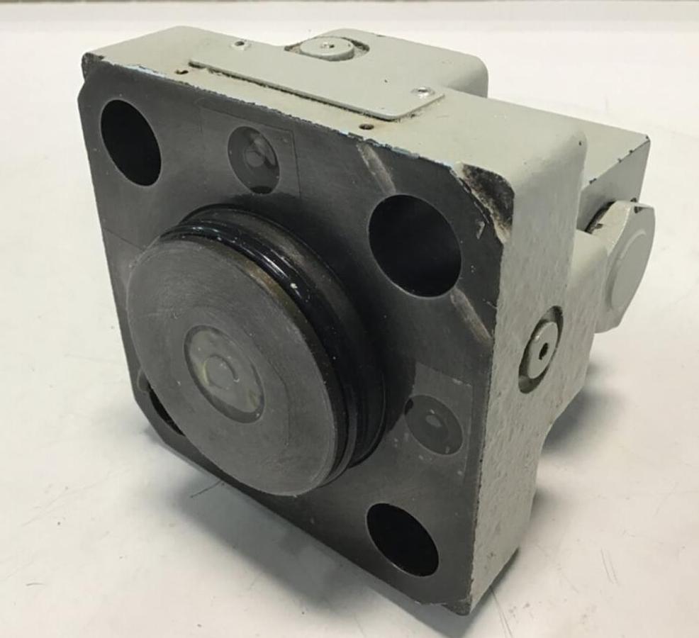 Used VICKERS Valve DG4V-3S-7AL-M-U-HL7-60-EN490 USED