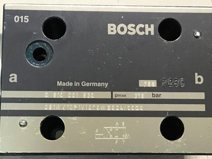 Used BOSCH Hydraulic Valve 0 810 001 830 Used