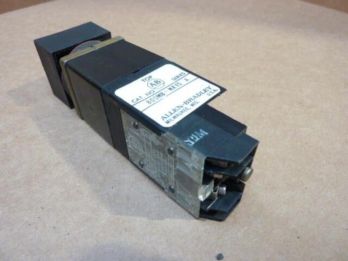 Used ALLEN BRADLEY Selector Switch 800MB-NX15 #38168