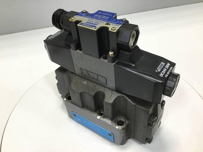 Used TOKIMEC VICKERS Valve DG3V-7-3C-E-T-10-JA8-SM15-7 USED