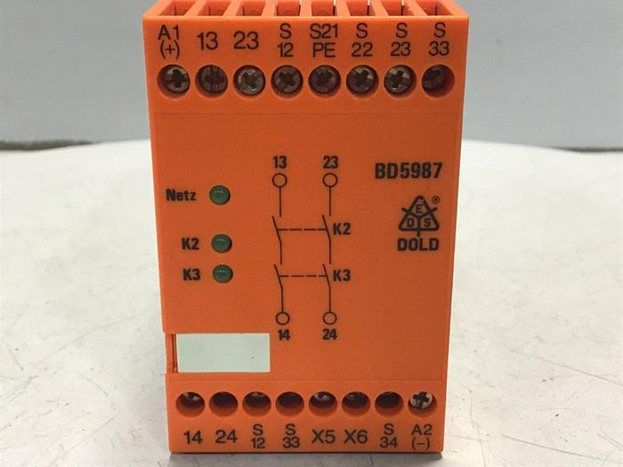 Used E DOLD & SOHNE KG Emergency Stop Module BD5987.02/001 #124685