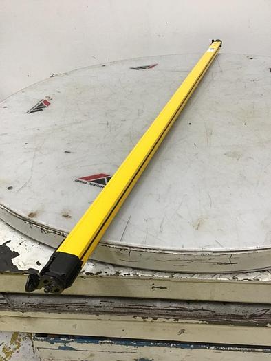 Used KEYENCE CORP Light Curtain GL-R72H-R USED