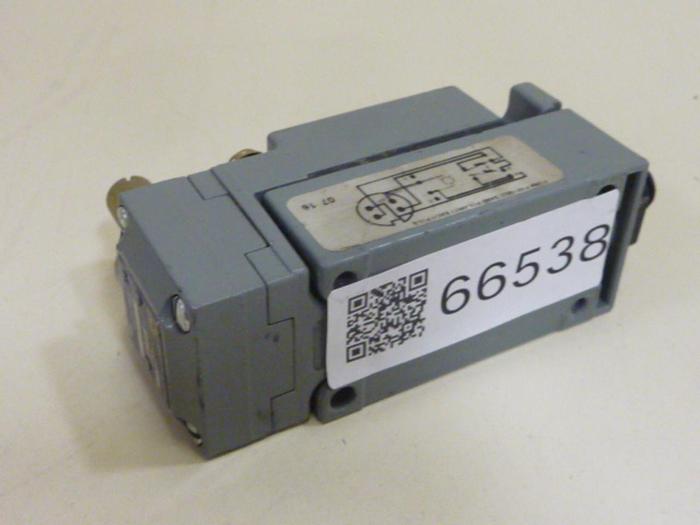 Used SQUARE D Limit Switch 9007C54A2P10Y19021 #66538