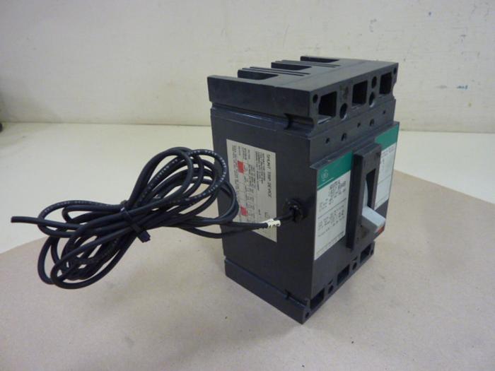 Used GENERAL ELECTRIC 10 Amp Circuit Breaker TED134010 #60356