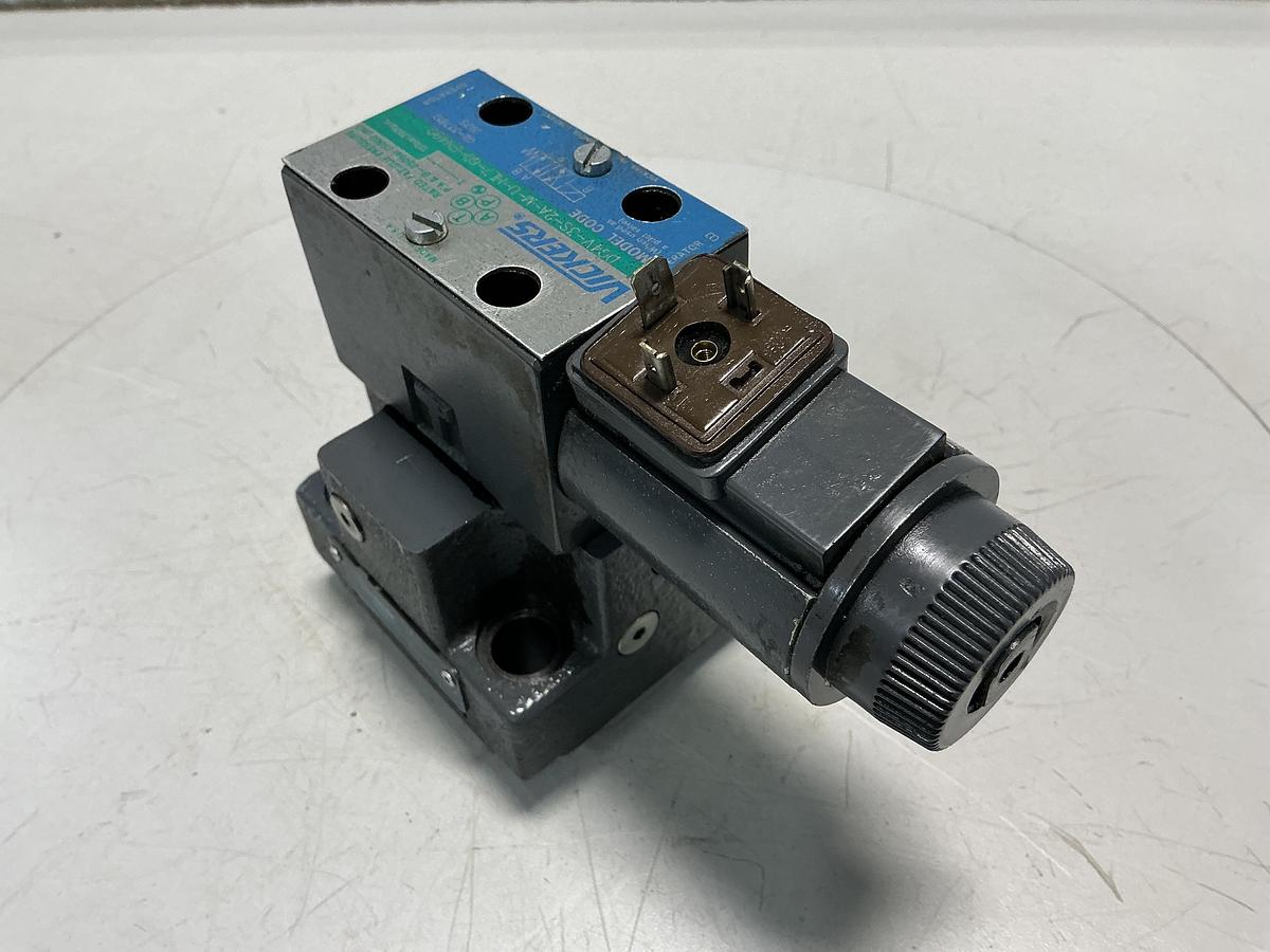 Used VICKERS DG4V-3S-2A-M-U-HL7-60-EN490