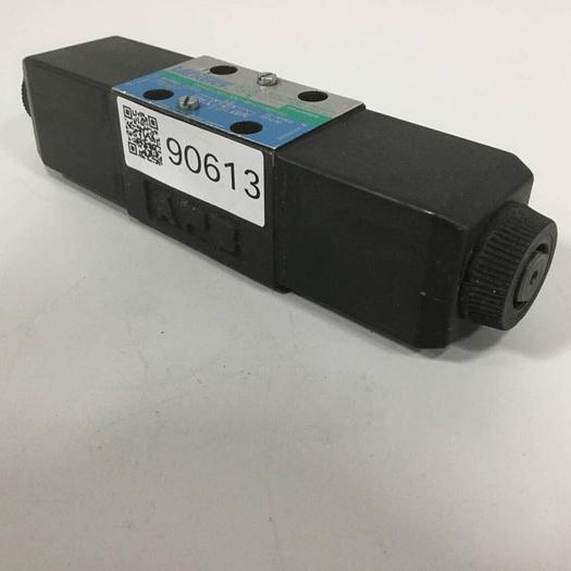 Used VICKERS Valve DG4V-3S-33C-M-U-H5-60 #90613