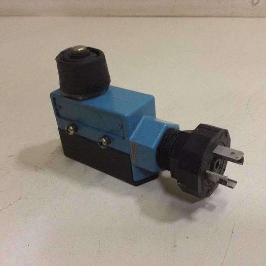 Used HONEYWELL Micro Switch BZE6-2RN194 #85180
