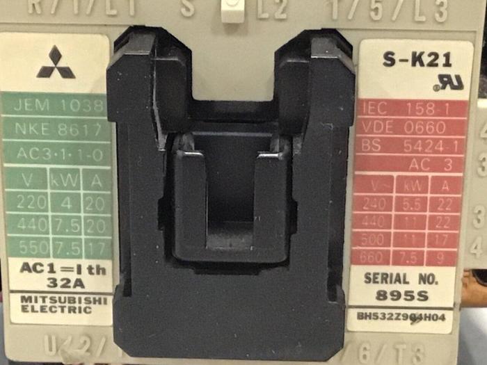 Used MITSUBISHI Magnetic Contactor S-K21 #124002