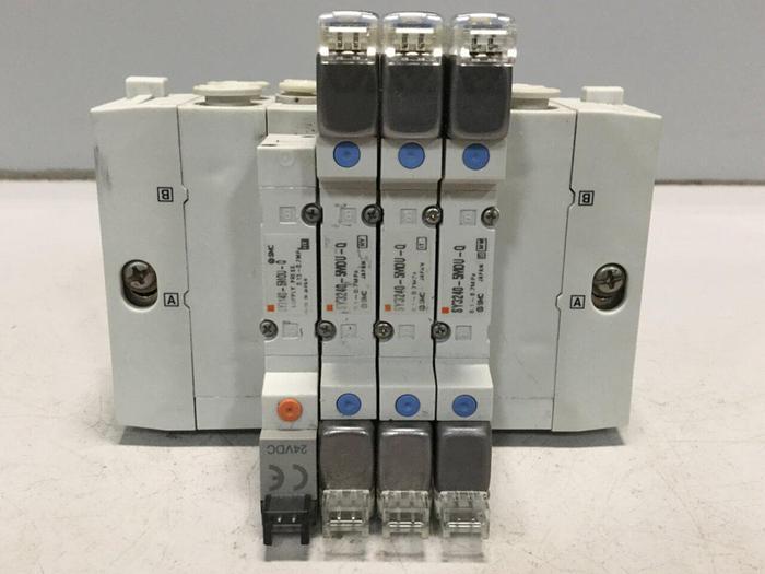 Used SMC Manifold w/ Valves SY3140-5M0U-Q #104310