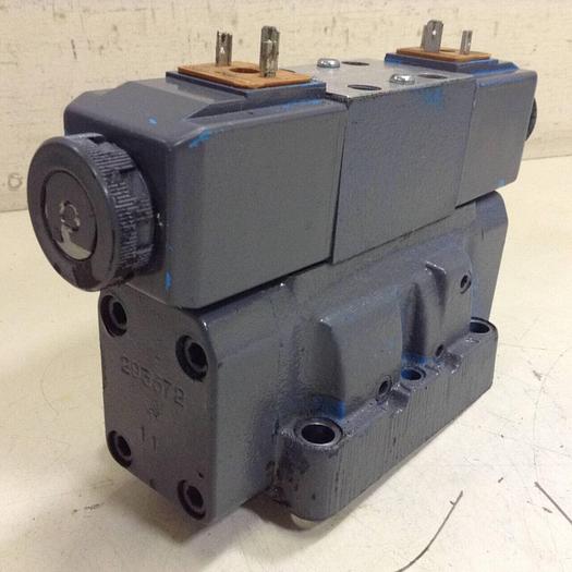 Used VICKERS Valve DG4V-3-6C-M-U-HL7-60-B13 Used