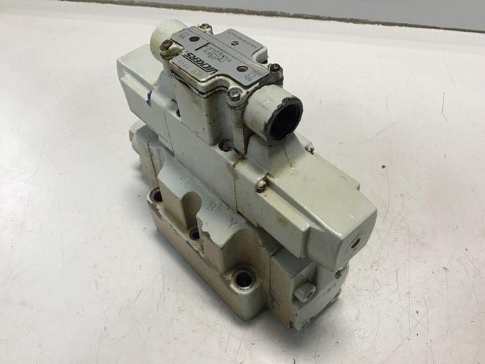 Used VICKERS Valve DG5V-7-3C-7-T-PL-T-10-JA-S289 #130487