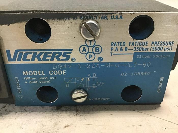 Used VICKERS Valve DG4V-3-22A-M-U-HL7-60 Used