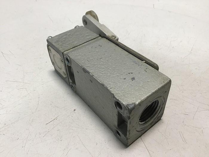 Used TELEMECANIQUE Lox-Switch C2JK05 #121812