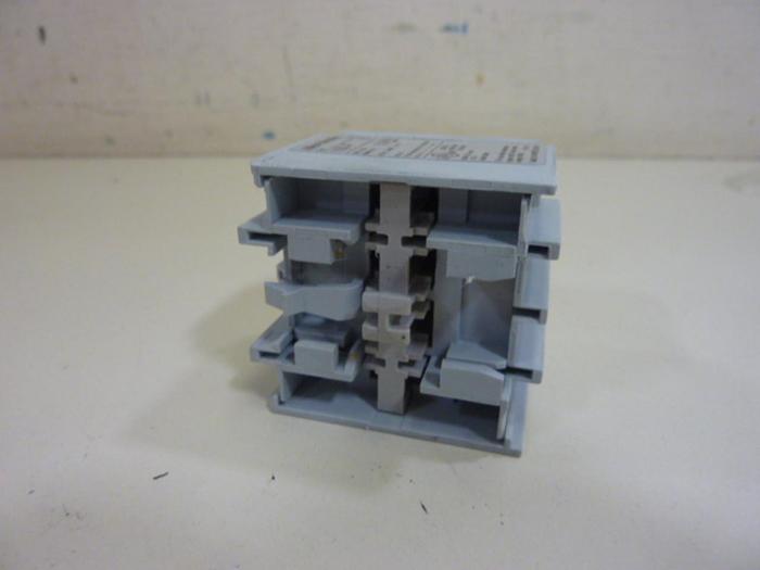 Used ALLEN BRADLEY Contact Block 100-FA40 SER B #79577