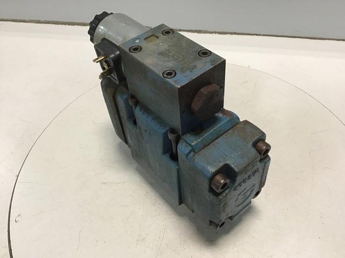 Used MANNESMANN REXROTH Valve 4WEH10P6-44/6EG24N9TK4S06 #90422