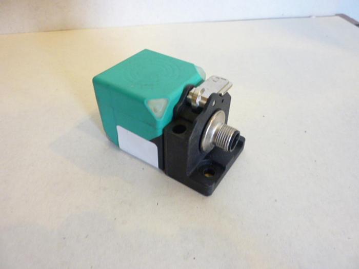 Used scrapped / PEPPERL & FUCHS Proximity Switch NBN40-L2-E2-V1 #2330