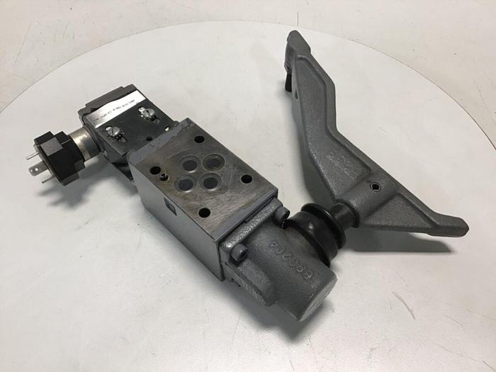 Used PARKER Directional Control Valve D1VMR4HN1075XB038 #145502