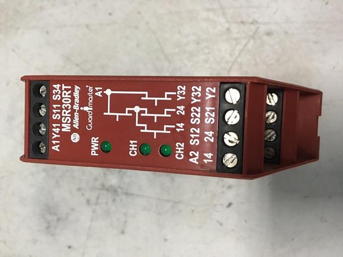 Used ALLEN BRADLEY Guardmaster Safety Relay 440R-N23197 SER A #140078