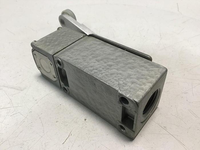 Used TELEMECANIQUE Lox-Switch C2JK05 #121826