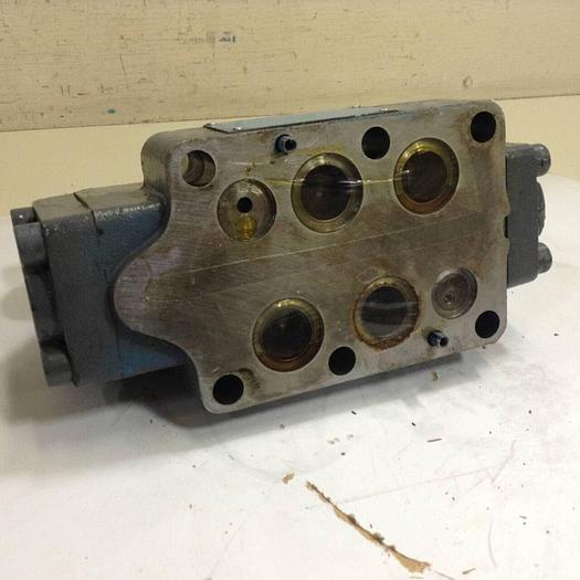 Used VICKERS Directional Control Valve DG4V-3-6C-M-U-HL7-60-B13 Used