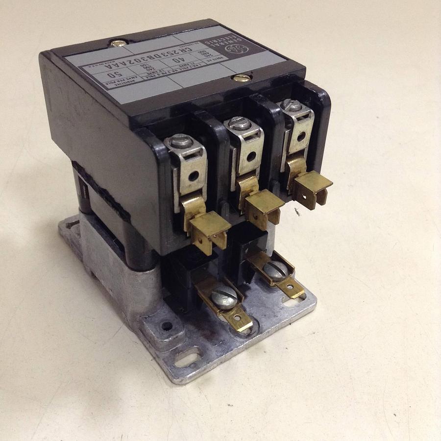 Used GENERAL ELECTRIC / GE Contactor CR253DB302AAA Used