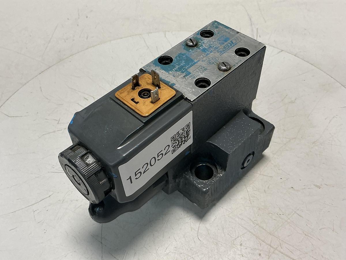 Used VICKERS DG4V-3-2AL-M-U-HL7-60