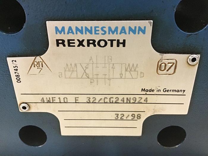 Used MANNESMANN REXROTH Valve 4WE10E32/CG24N9Z4 USED