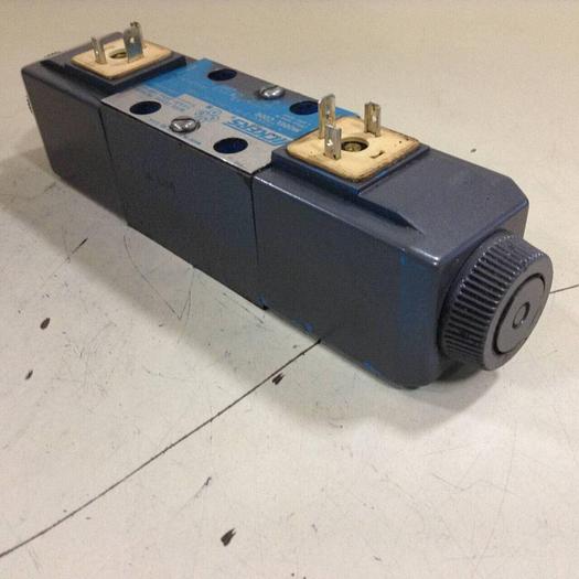 Used VICKERS Directional Valve DG4V-3-6C-M-U-HL7-60 Used