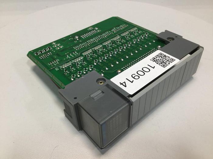 Used ALLEN BRADLEY Input Module 1746-IB32 #100915