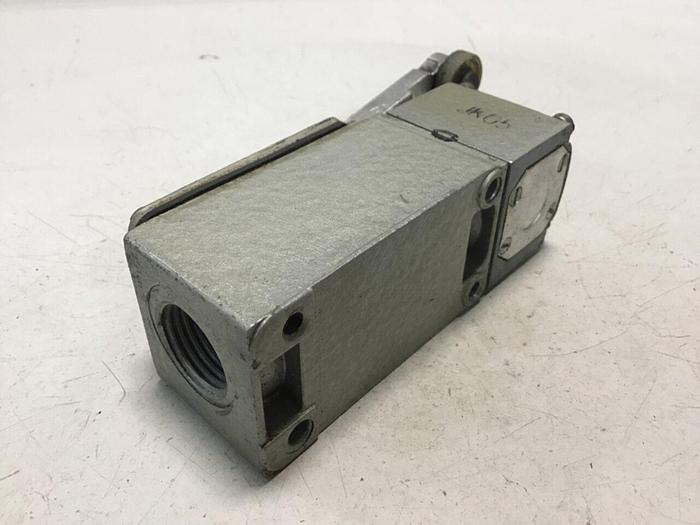 Used TELEMECANIQUE Lox-Switch C2JK05 #121781