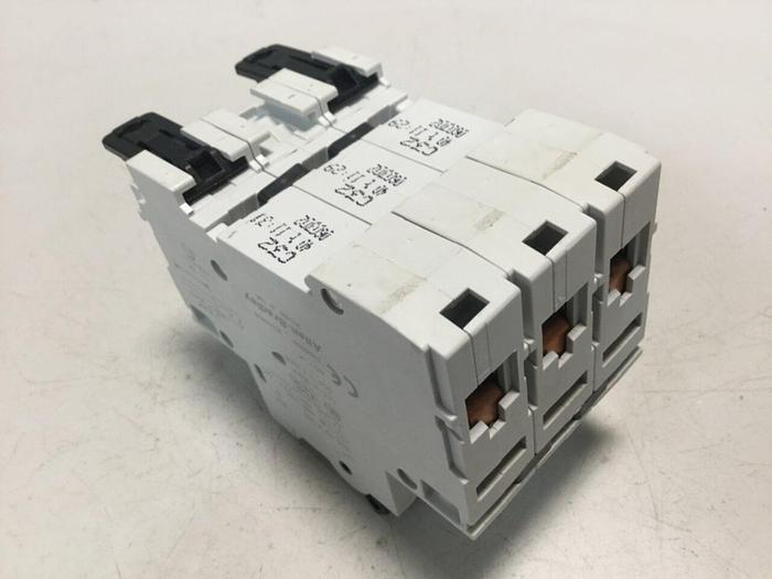 Used ALLEN BRADLEY 32 Amp Circuit Breaker 1492-SP3C320 SER B #104161