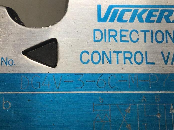 Used VICKERS Directional Control Valve DG4V36CMP7H7P1050 #128569