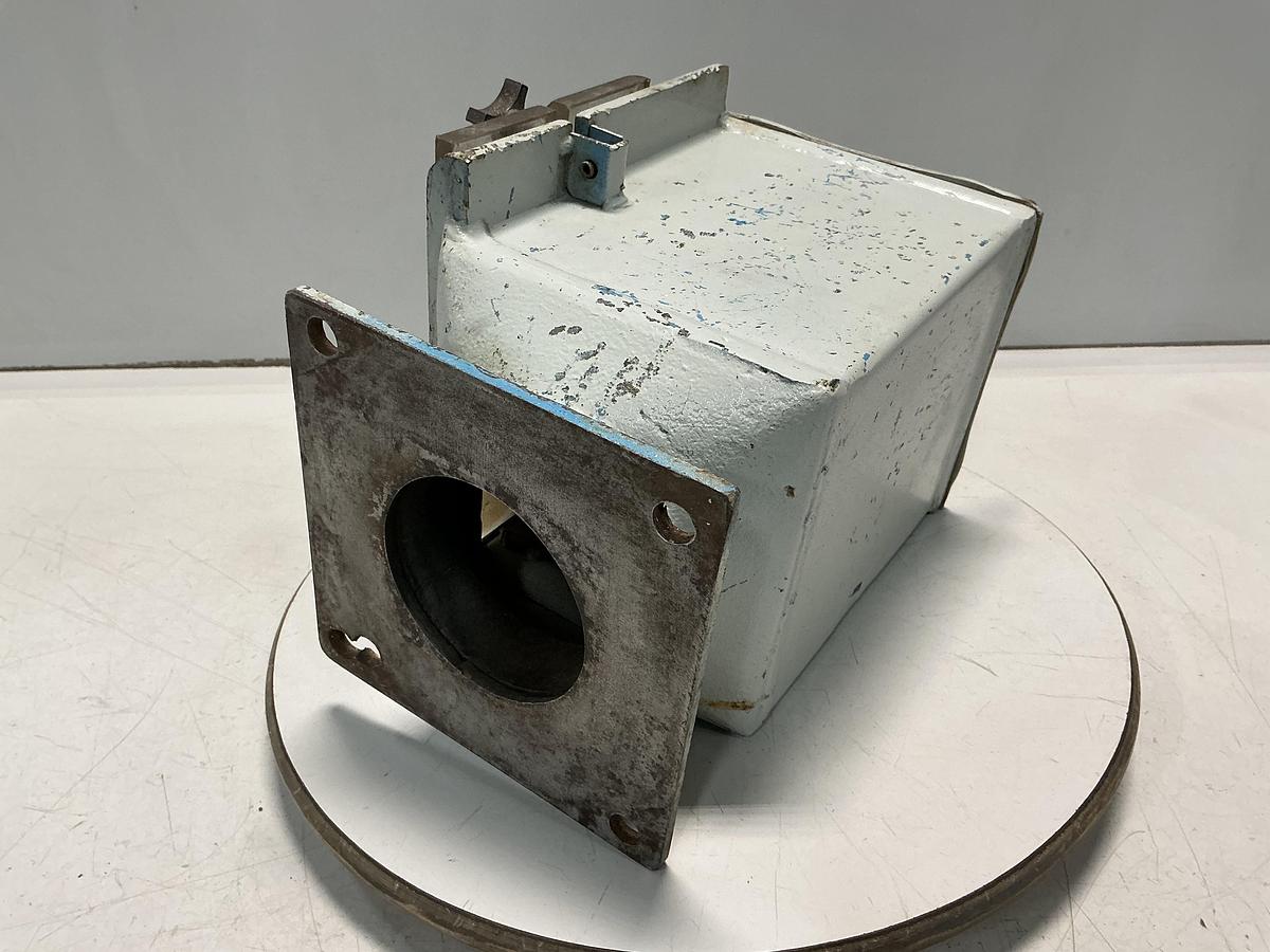 Used METAL FABRICATOR NO MODEL / NO TAG