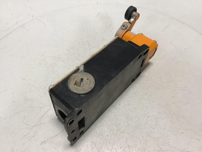 Used SIEMENS Limit Switch 3SE3 404-1G #121609