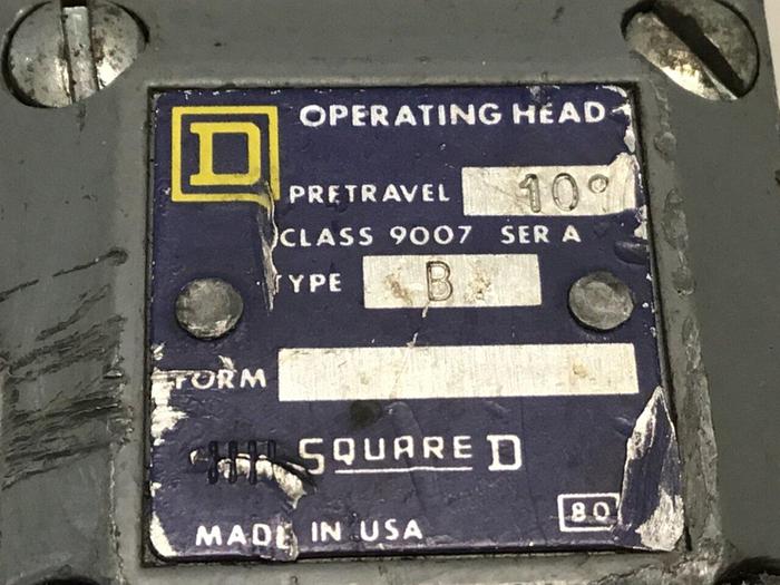 Used SQUARE D Limit Switch 9007-C52B2 #122020