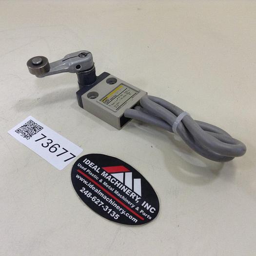 Used OMRON Limit Switch D4C-9033 #73677