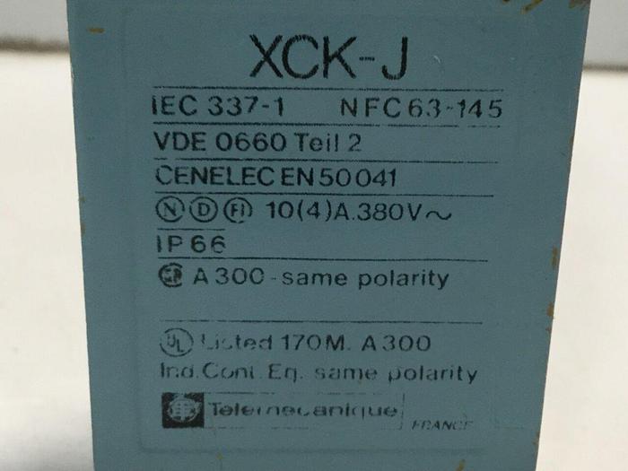 Used TELEMECANIQUE Limit Switch XCK-J #110622