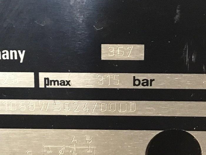 Used BOSCH Hydraulic Valve 0 810 001 825 #113004